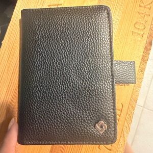 Black Textured Wallet with Silver Logo Samaonite passport holder